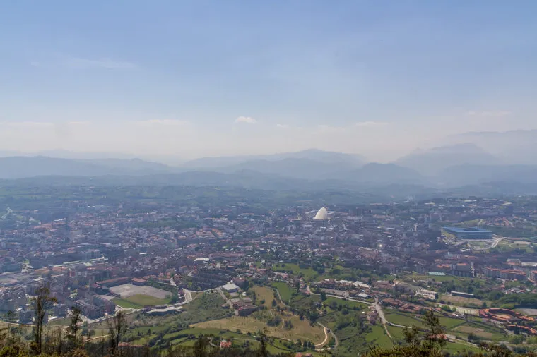 Imagen representativa de la Zona de Bajas Emisiones de Oviedo